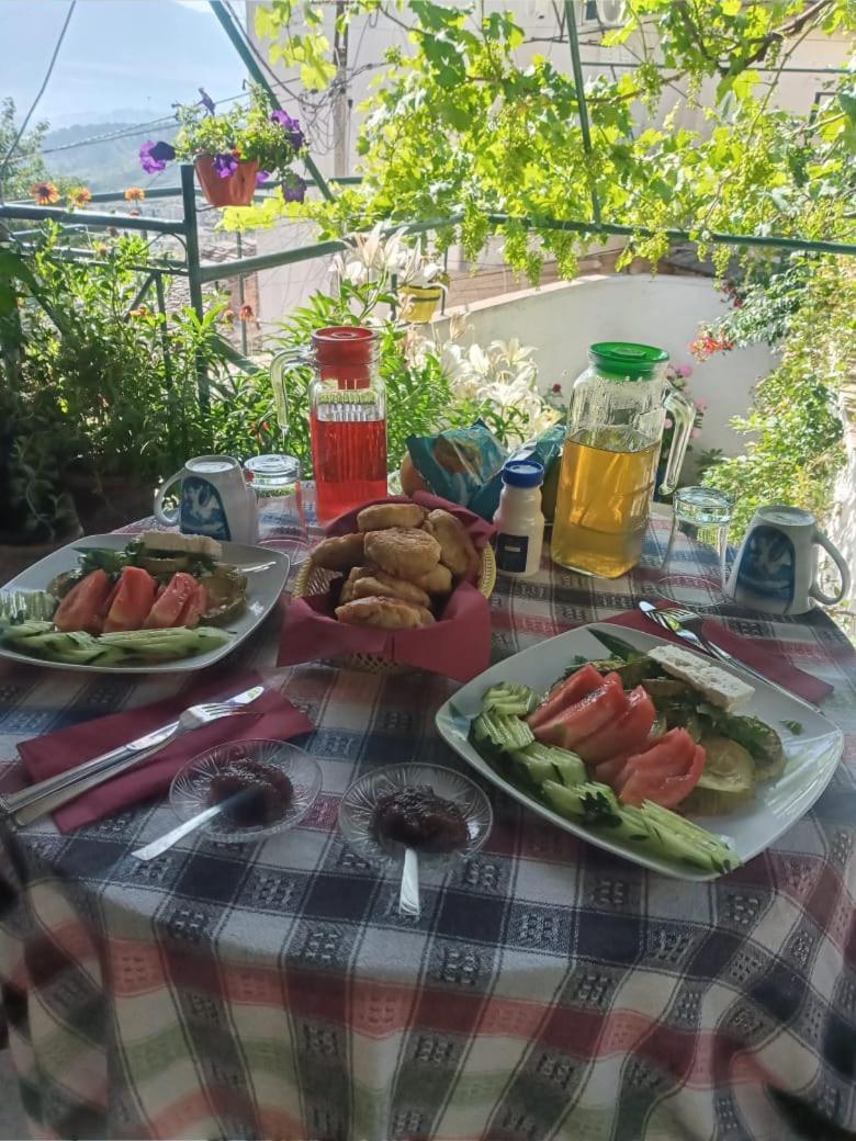 Relax Camping Gjirokastër Esterno foto